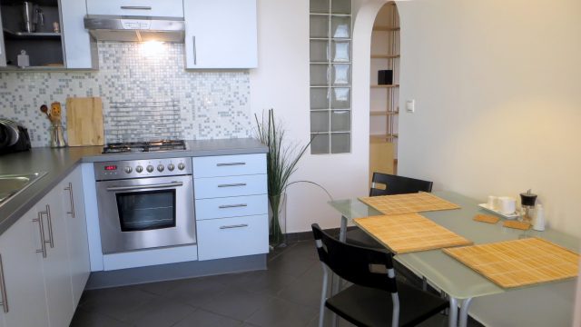 Na prenájom 3 izbový byt, Bratislava, Petržalka, Pečnianska ul. Na prenájom 3 izbový byt, Bratislava, Petržalka, Pečnianska ul.