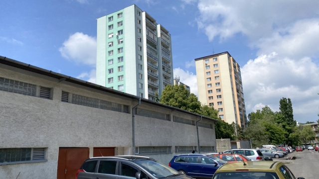 PREDANÉ Na predaj samostatná garáž 19,64 m2, Bratislava, Karlova Ves, Púpavova ul.