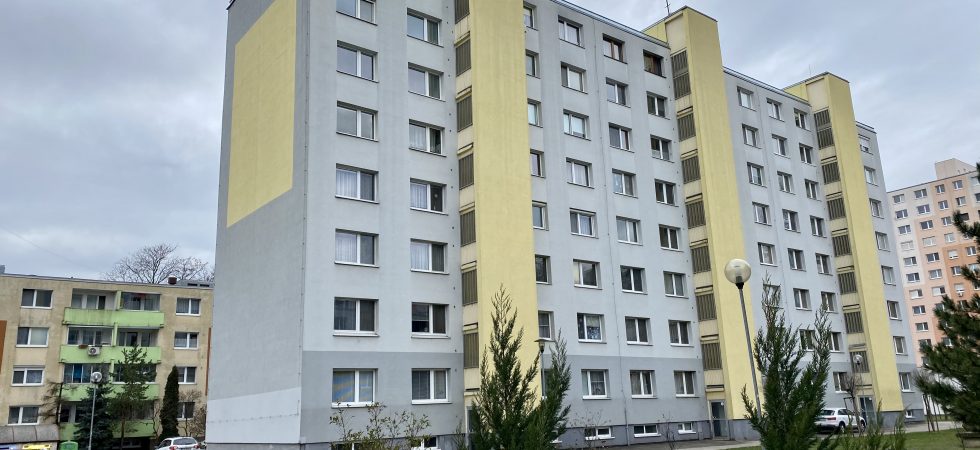 FF0E7B29-F1B1-49C0-92A3-FA6FF1C083C4