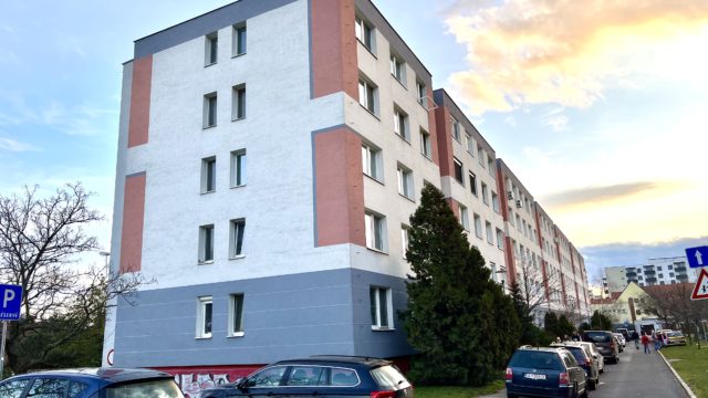 Na predaj, 2 izbový byt, Bratislava, Rača, Kubačova ulica