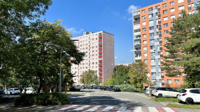 Na predaj 3 izbový byt, 64 m3, Bratislava, Dúbravka, Hanulova ulica