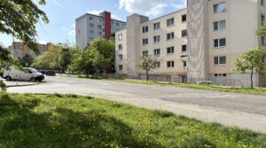 Na prenájom 4 izbový byt, s garážou, Bratislava, Dúbravka, Drobného ulica